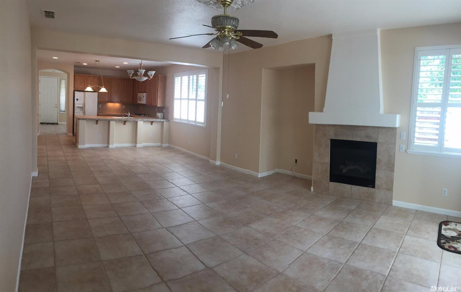 89 Diggins Dr, Folsom, CA 95630 photo 4