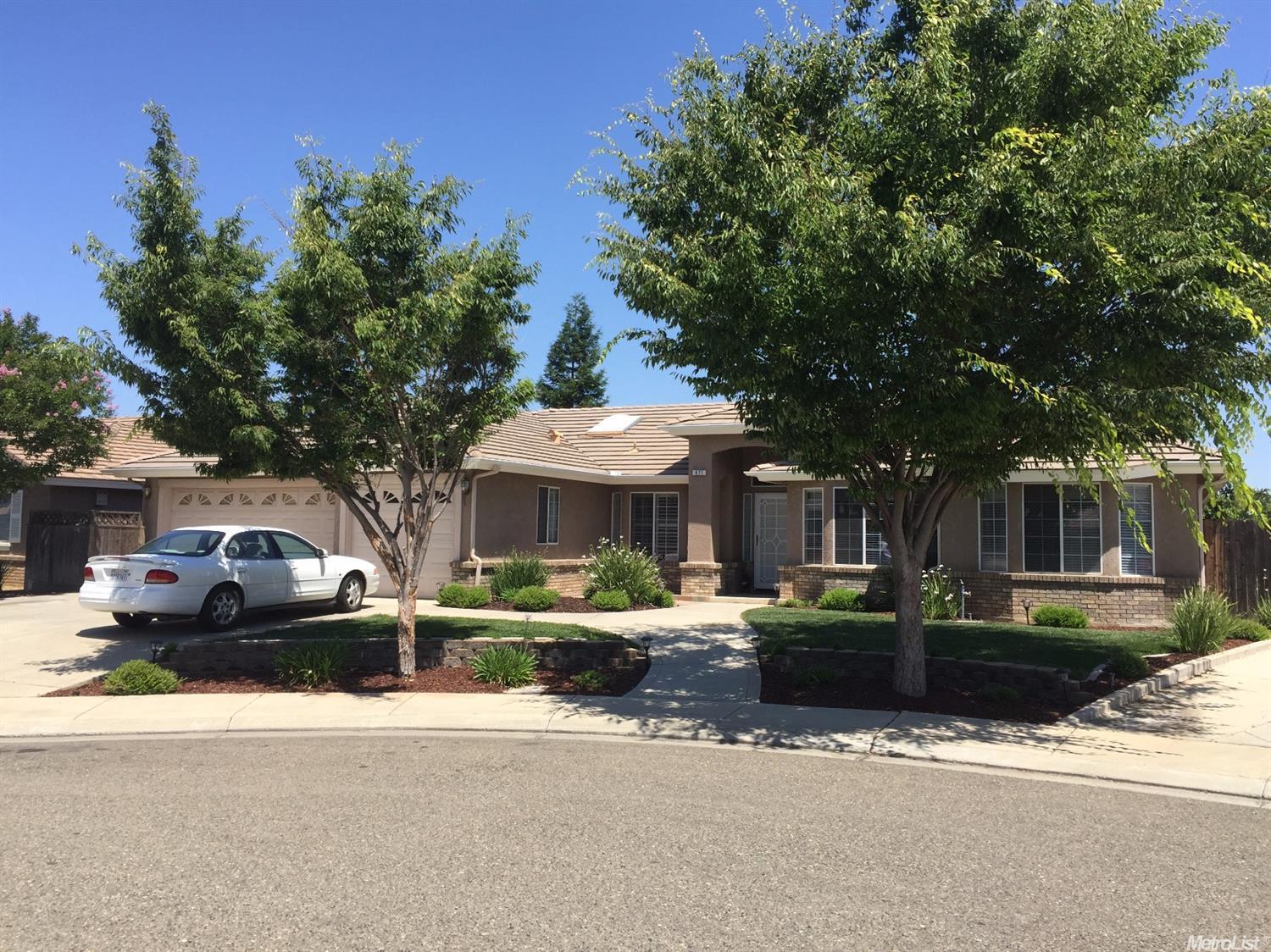677 Mockingbird Ct, Merced, CA 95340 photo 1
