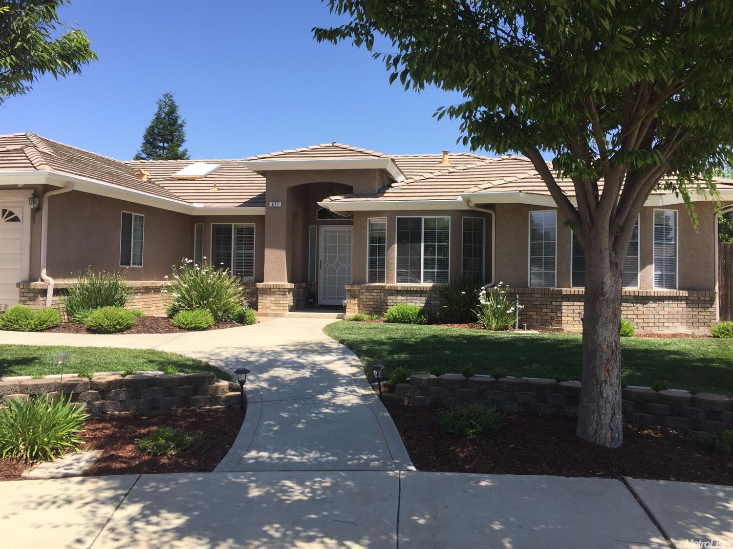 677 Mockingbird Ct, Merced, CA 95340 photo 2