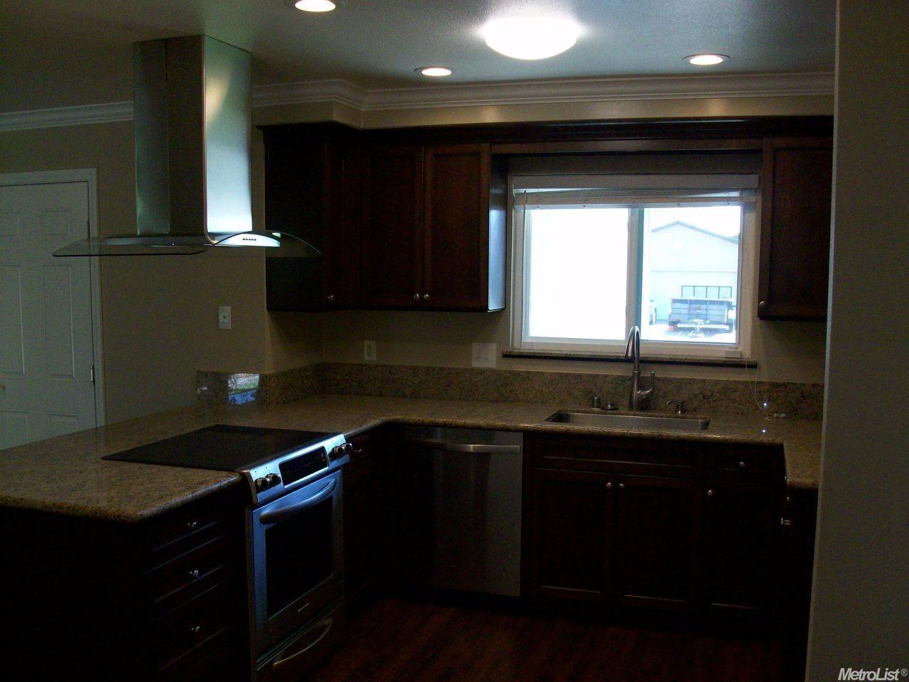 1101 Dover Dr, Lodi, CA 95242 photo 4