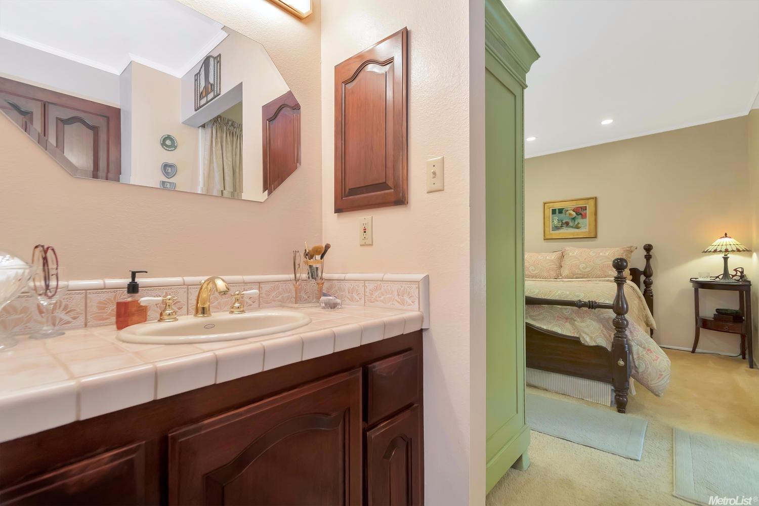903 Arnold St, Davis, CA 95618 photo 12