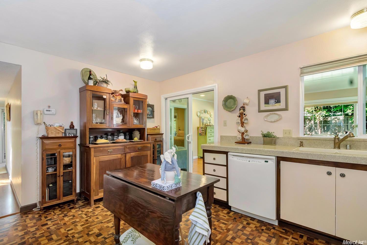 903 Arnold St, Davis, CA 95618 photo 8