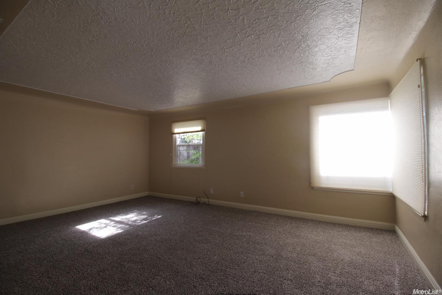 713 E Roseburg Ave, Modesto, CA 95350 photo 2