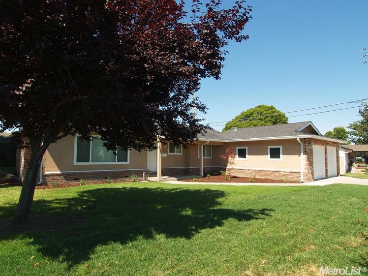 5657 Apache Dr, Manteca, CA 95336 photo 2