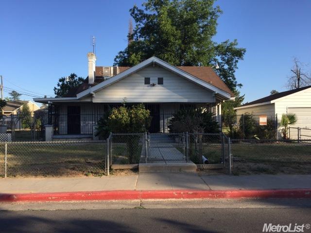 419 Clinton St, Madera, CA 93638 photo 1