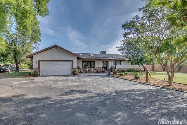 10195 Spring St, Galt, CA 95632 photo 1