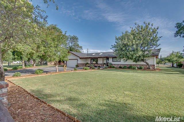 10195 Spring St, Galt, CA 95632 photo 3