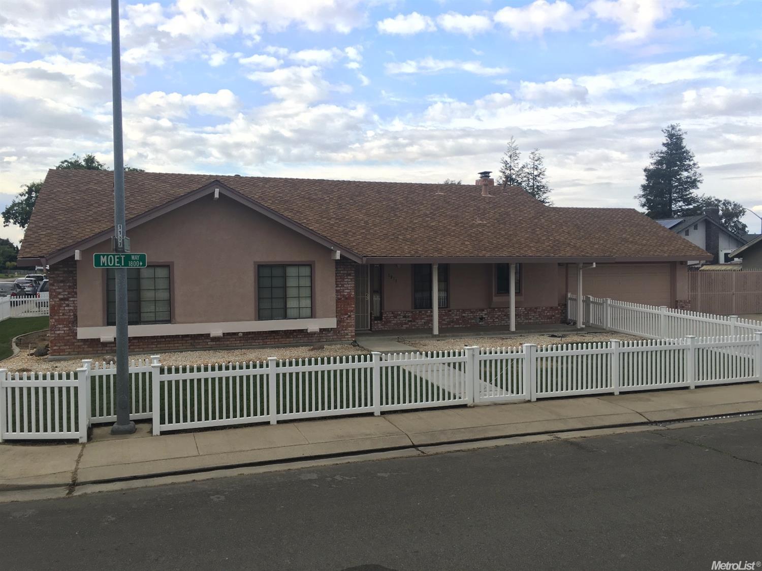 1813 Moet Way, Modesto, CA 95351 photo 1
