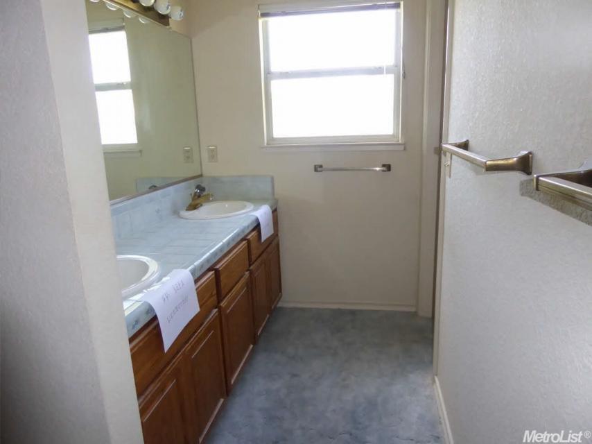 2124 Brigadoon Walk, Manteca, CA 95336 photo 7