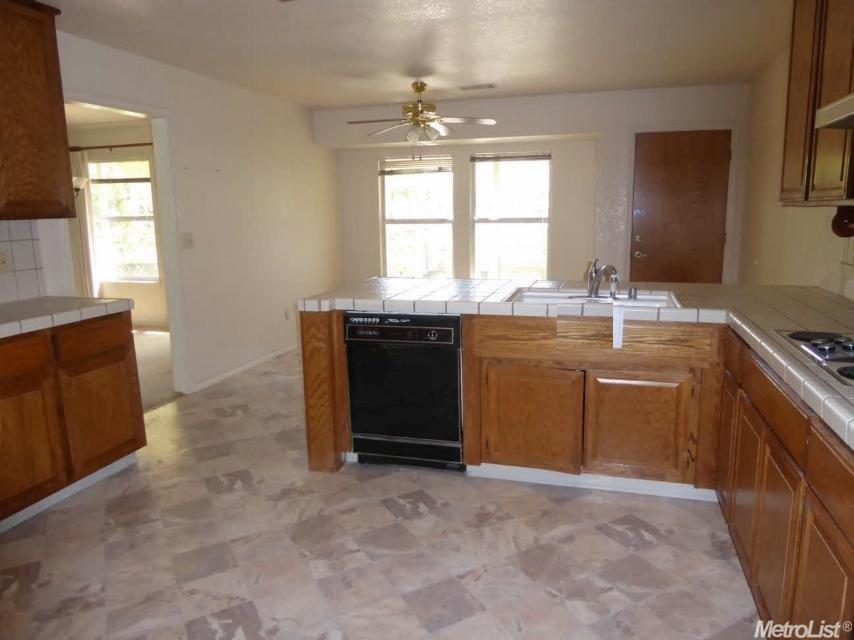 2124 Brigadoon Walk, Manteca, CA 95336 photo 8