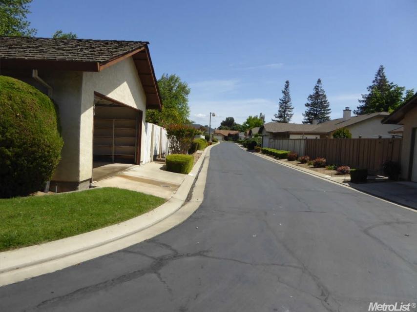 2124 Brigadoon Walk, Manteca, CA 95336 photo 3