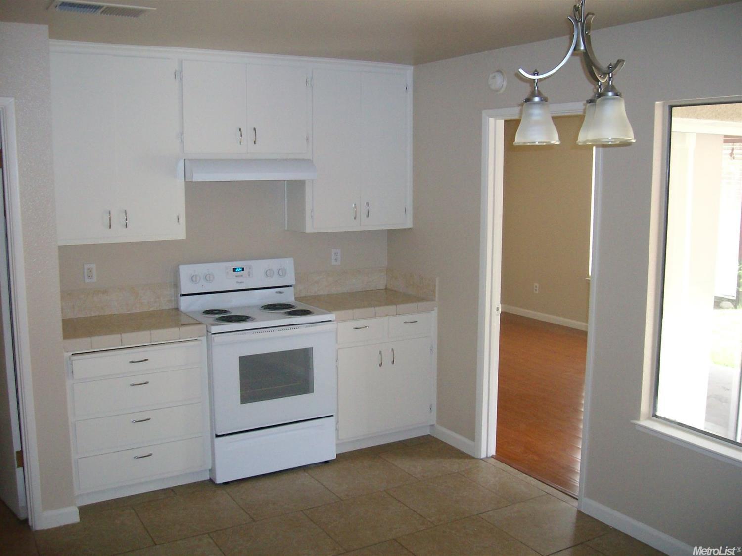 2013 Minoso Dr, Modesto, CA 95351 photo 3