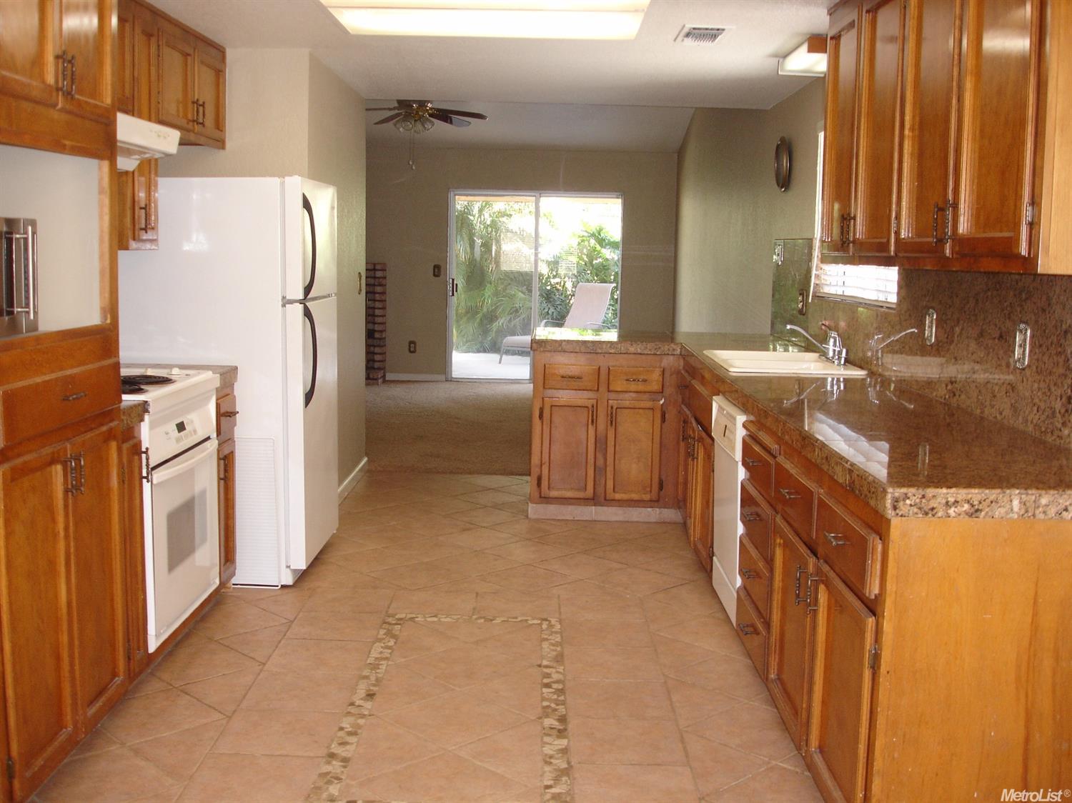 3937 Sparrow Ct, Modesto, CA 95356 photo 3