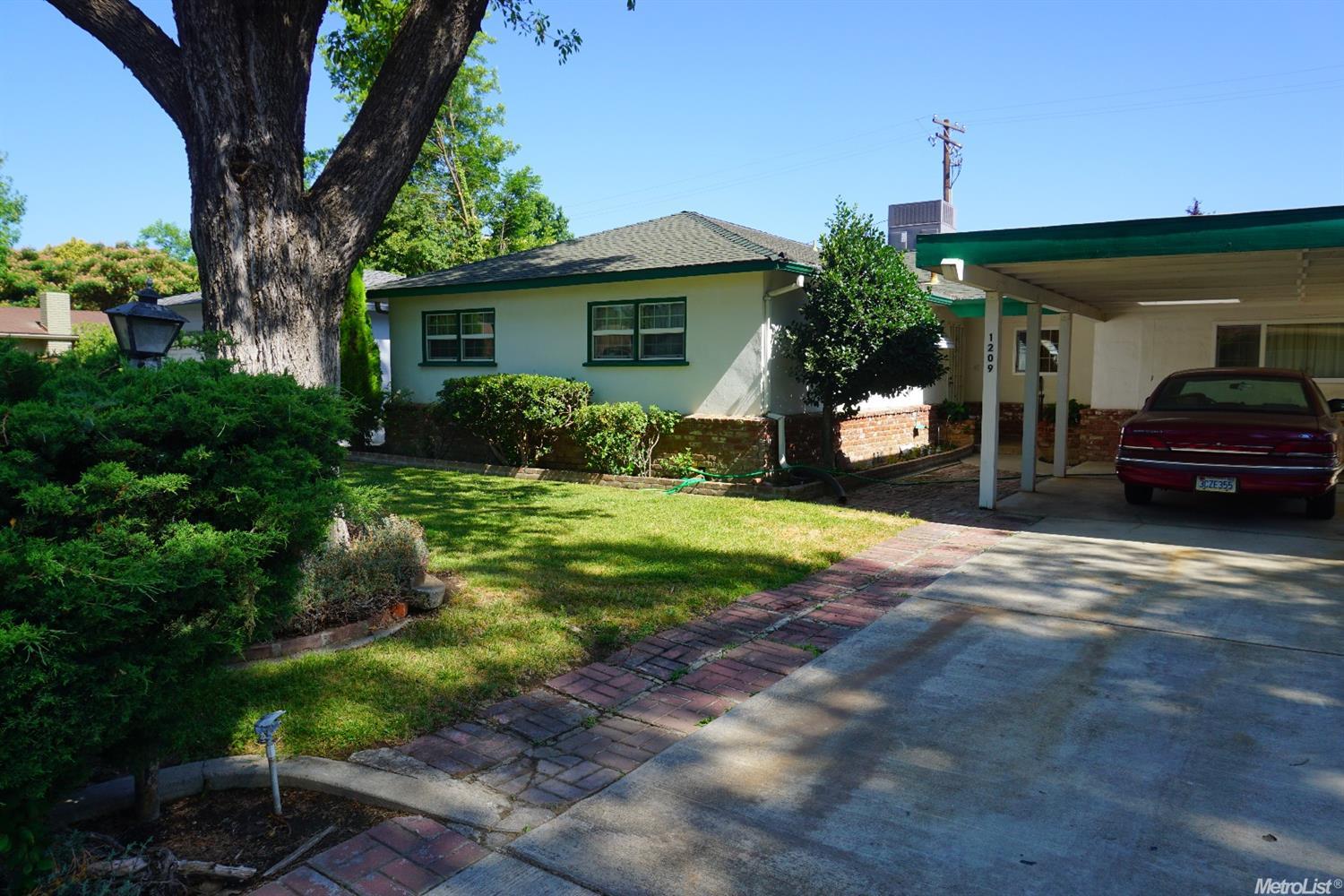 1209 Chadwick Ct, Modesto, CA 95350 photo 2