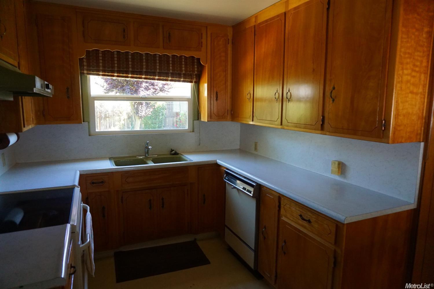 1209 Chadwick Ct, Modesto, CA 95350 photo 3
