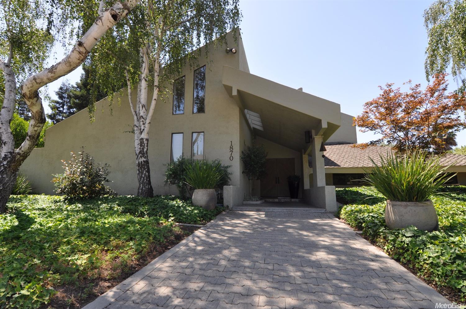 1870 Simon Dr, Turlock, CA 95382 photo 2