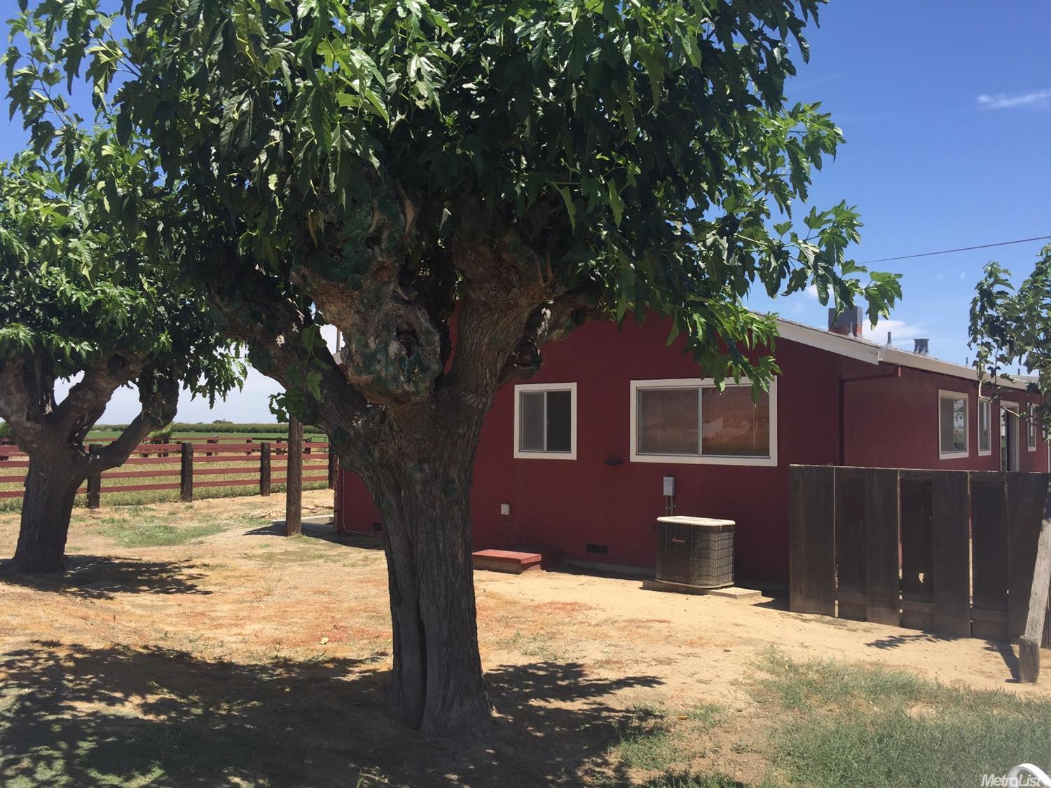 1606 Walnut Ave, Patterson, CA 95363 photo 4