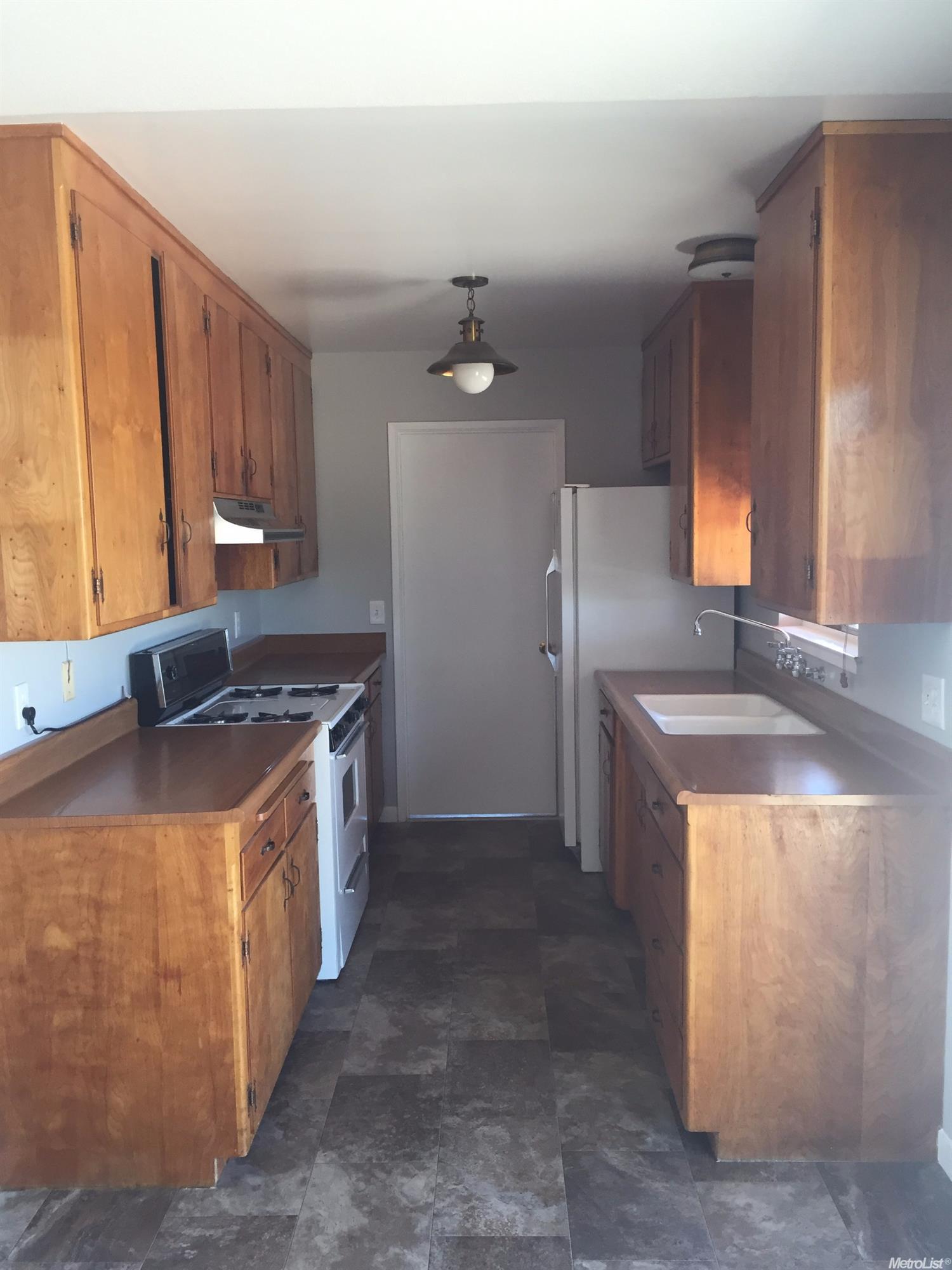 1606 Walnut Ave, Patterson, CA 95363 photo 8