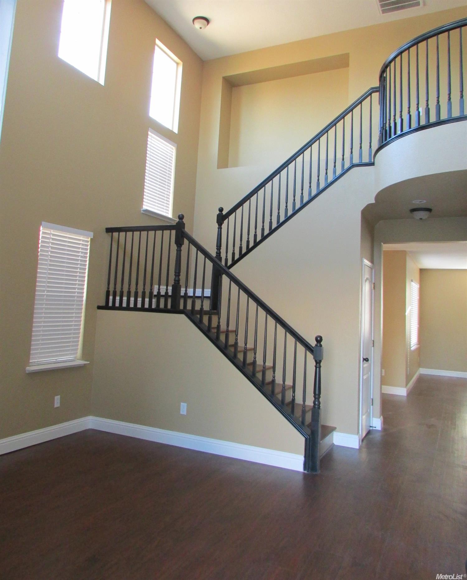 3283 Dewar Ln, Turlock, CA 95382 photo 2