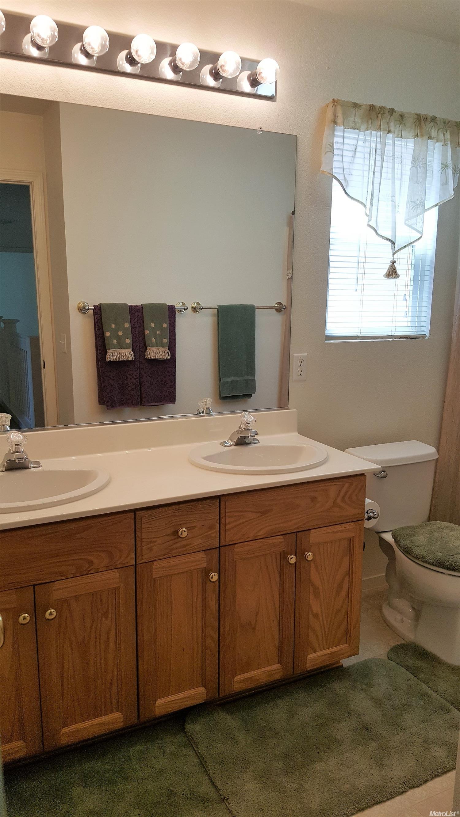 369 Burlington Dr, Tracy, CA 95376 photo 4