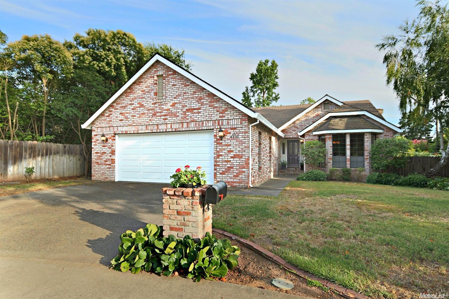 4830 Loch Lomond Dr, Carmichael, CA 95608 photo 1