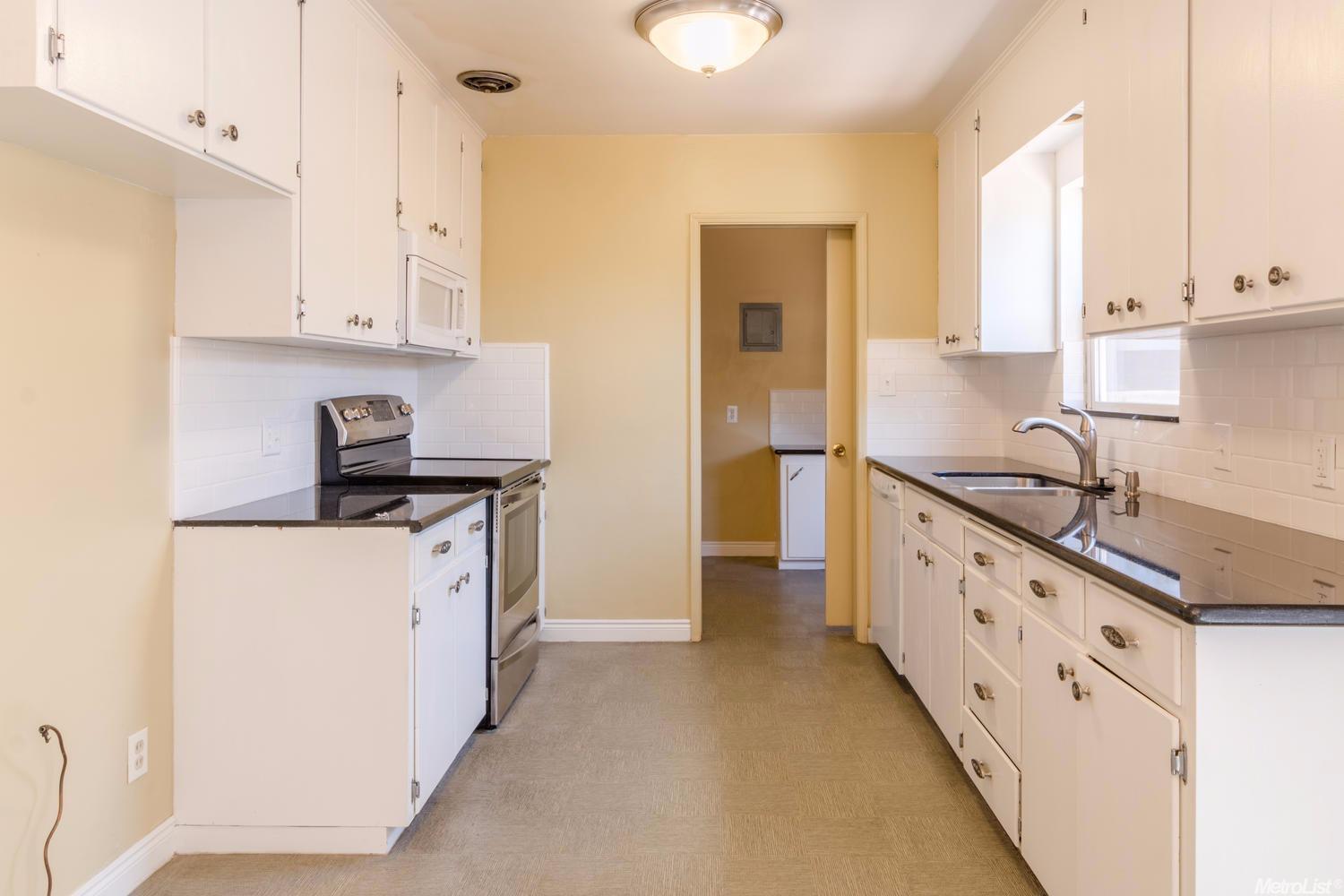 1300 S Crescent Ave, Lodi, CA 95240 photo 10
