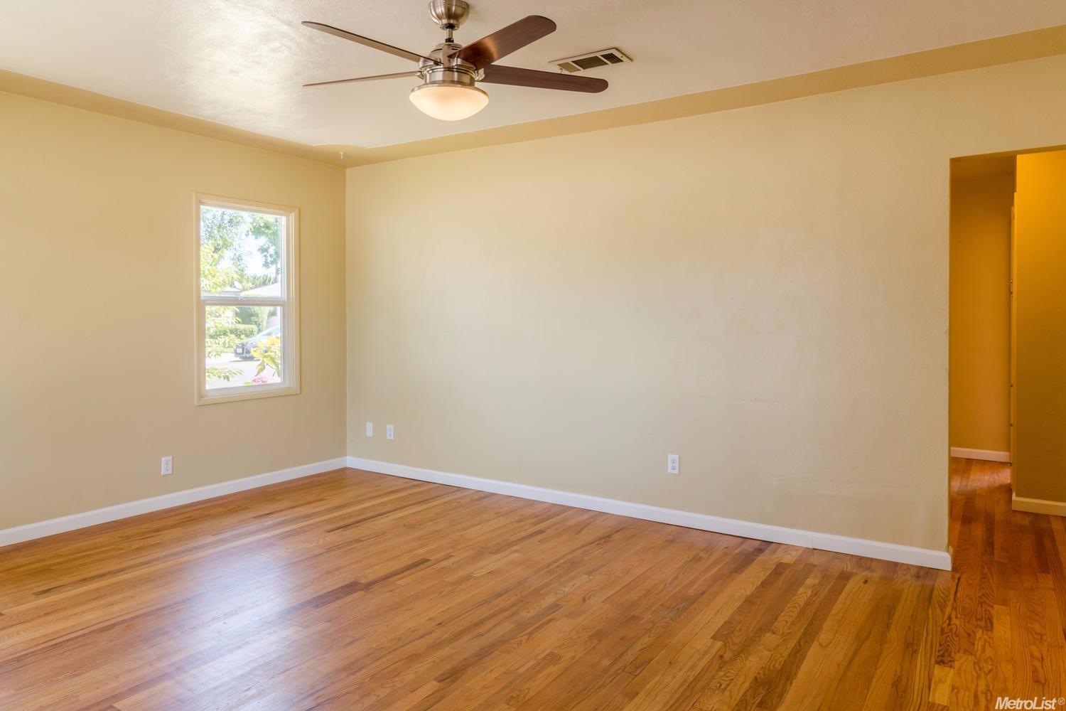 1300 S Crescent Ave, Lodi, CA 95240 photo 3