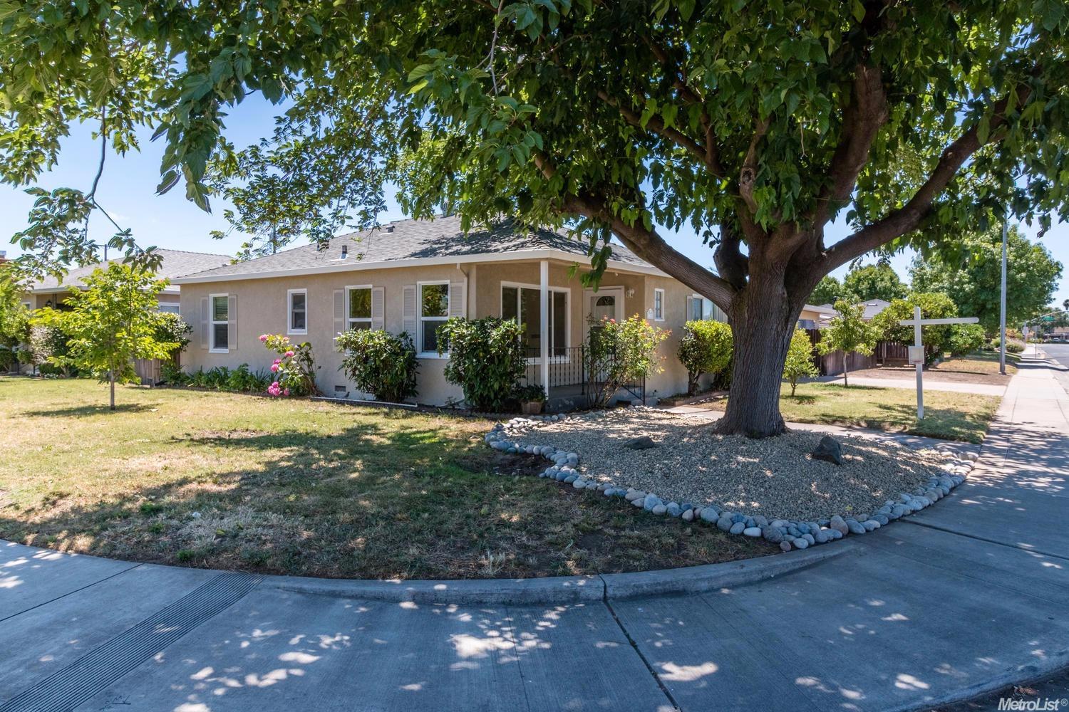 1300 S Crescent Ave, Lodi, CA 95240 photo 1