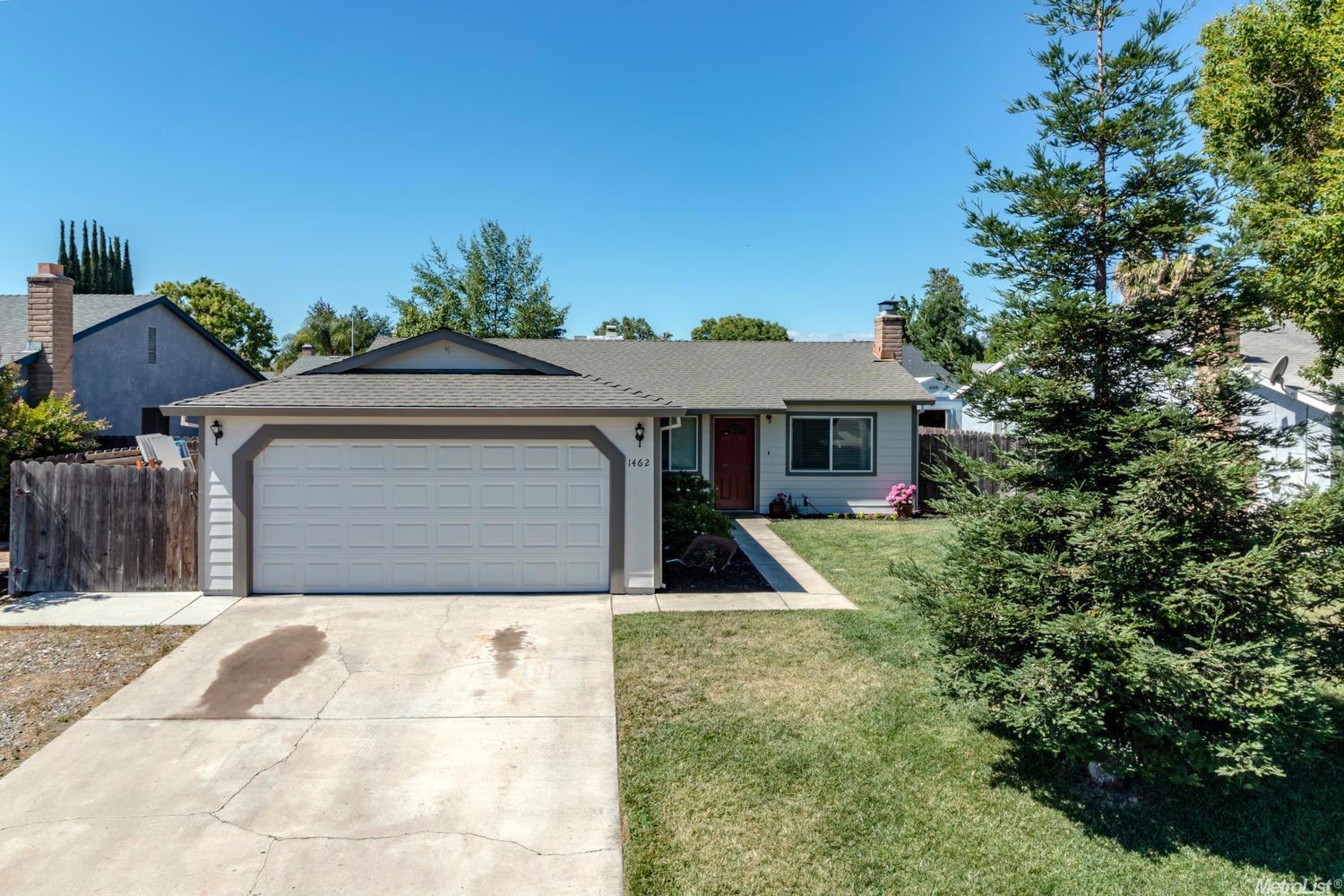 1462 W 4th St, Ripon, CA 95366 photo 1