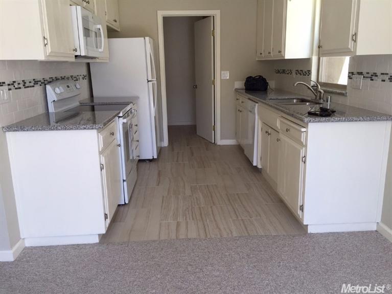 1924 Post Oak Dr, Modesto, CA 95354 photo 2
