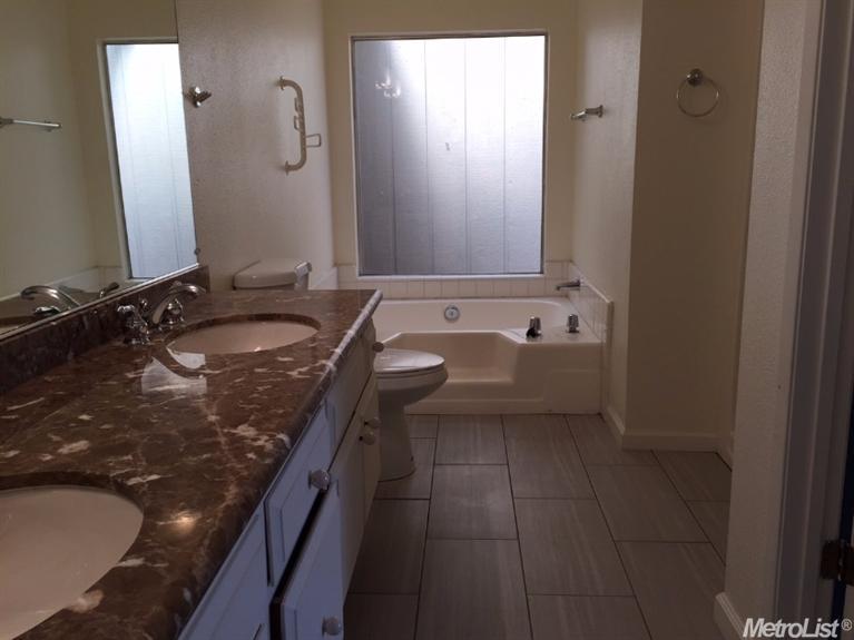 1924 Post Oak Dr, Modesto, CA 95354 photo 9