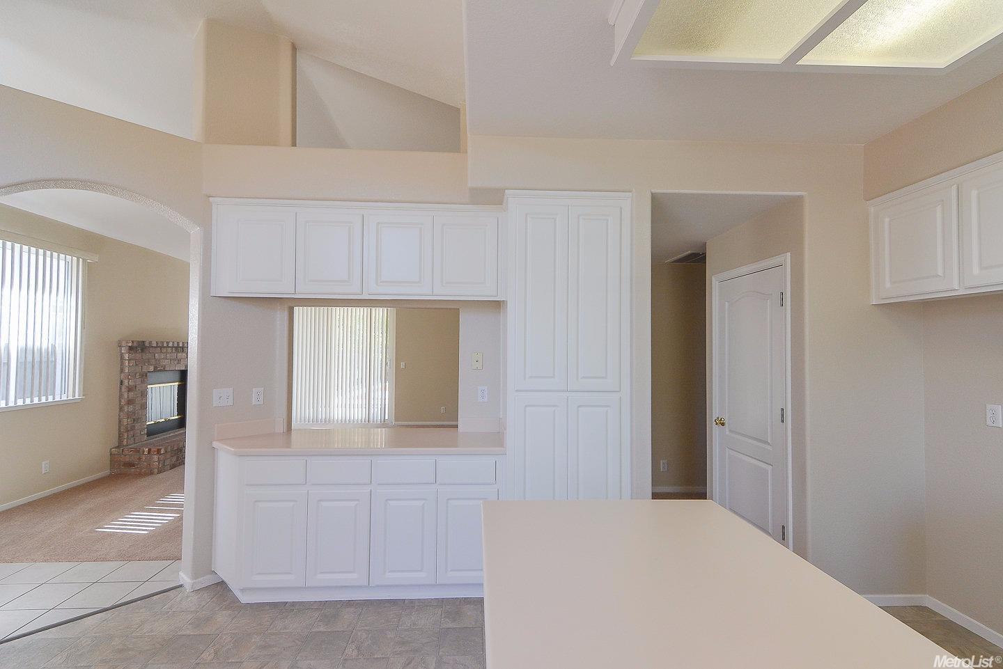 1754 Widmer Ln, Manteca, CA 95336 photo 3