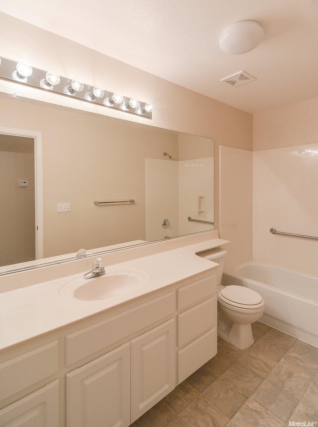 1754 Widmer Ln, Manteca, CA 95336 photo 14