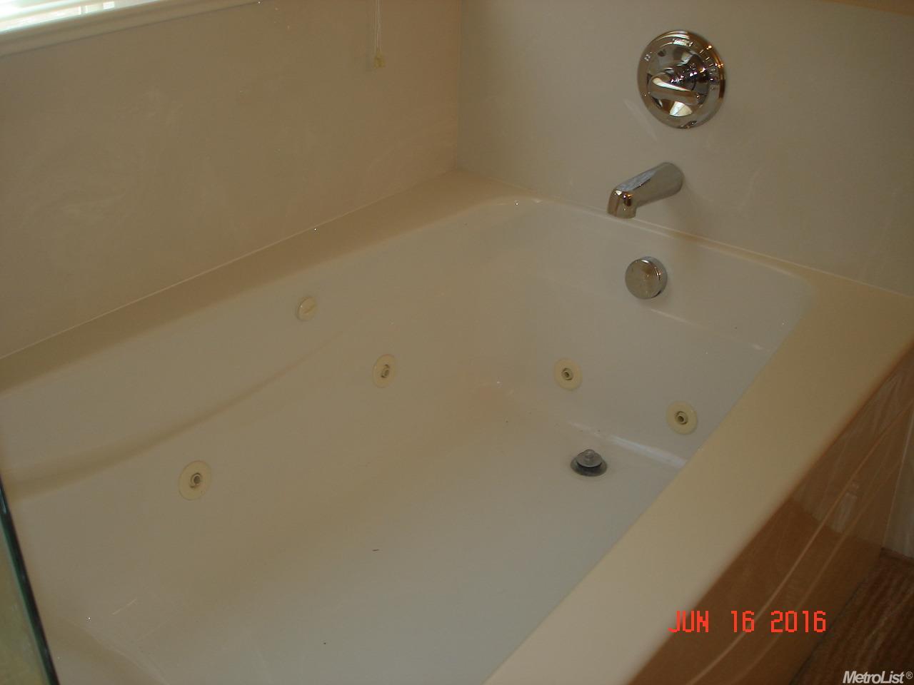 533 Grapevine Pl, Lathrop, CA 95330 photo 8