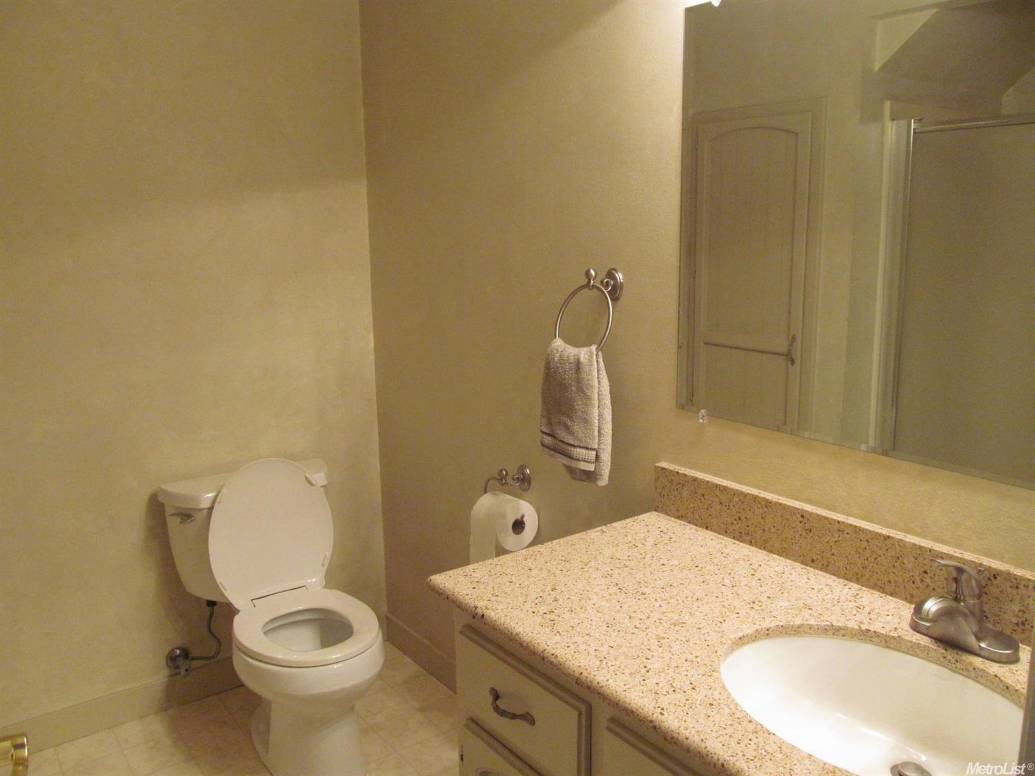 880 Georgetown Ave, Turlock, CA 95382 photo 18