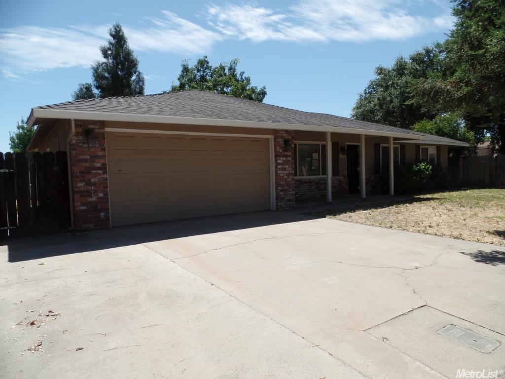 3216 Artz Ct, Modesto, CA 95354 photo 2