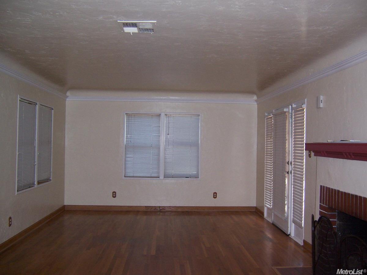 221 E 12th St, Tracy, CA 95376 photo 3