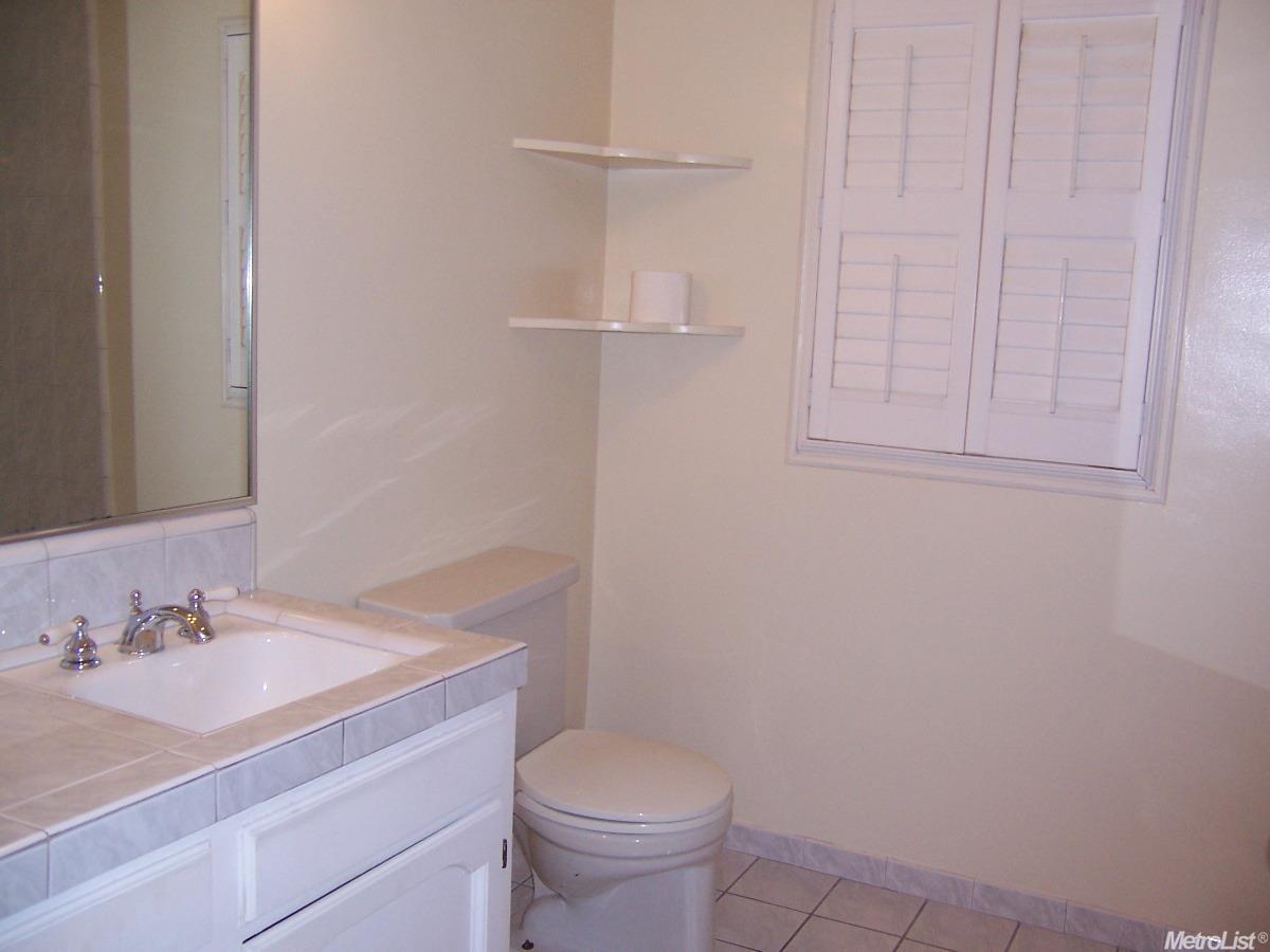 221 E 12th St, Tracy, CA 95376 photo 6