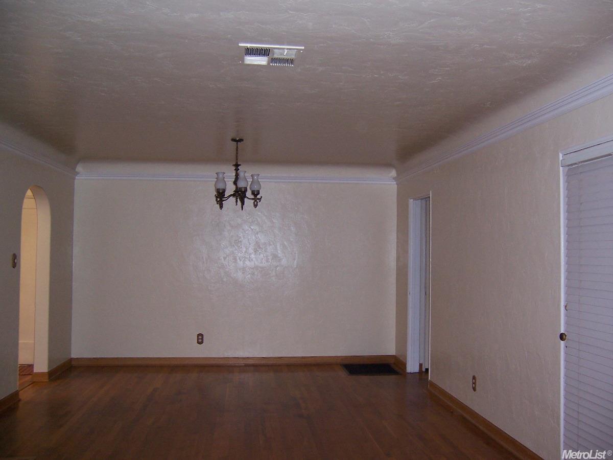 221 E 12th St, Tracy, CA 95376 photo 4