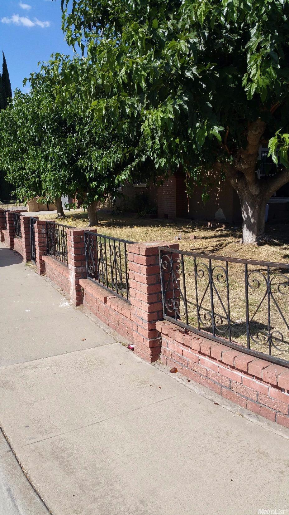 1001 Pecos Ave, Modesto, CA 95351 photo 2