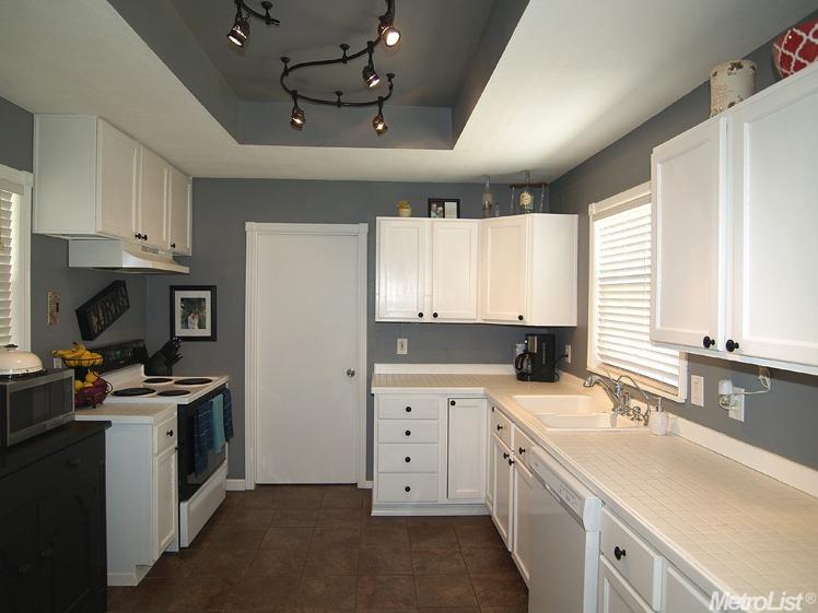 1217 Adel St, Modesto, CA 95350 photo 9