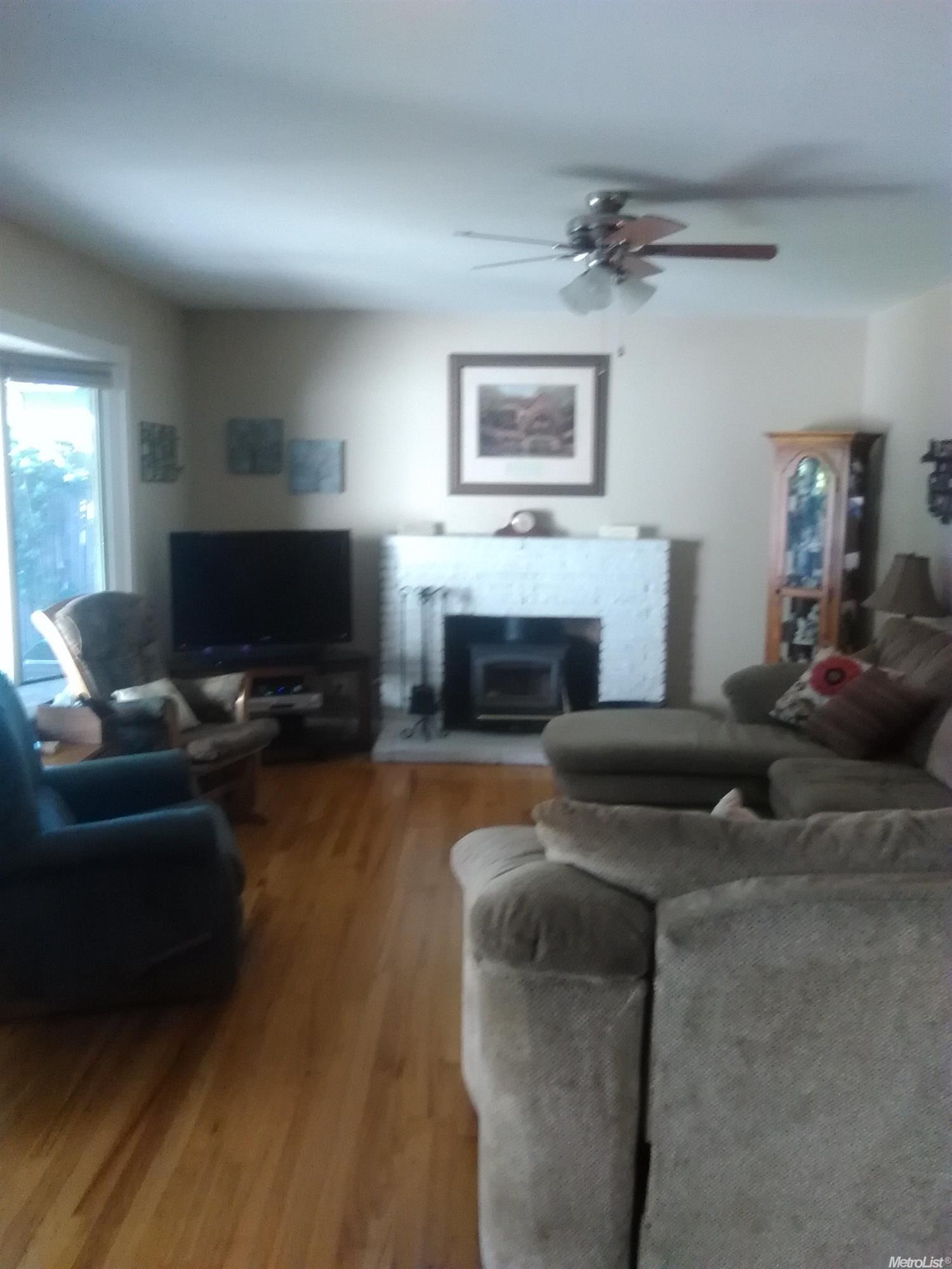 2022 Joaquin St, Modesto, CA 95350 photo 2