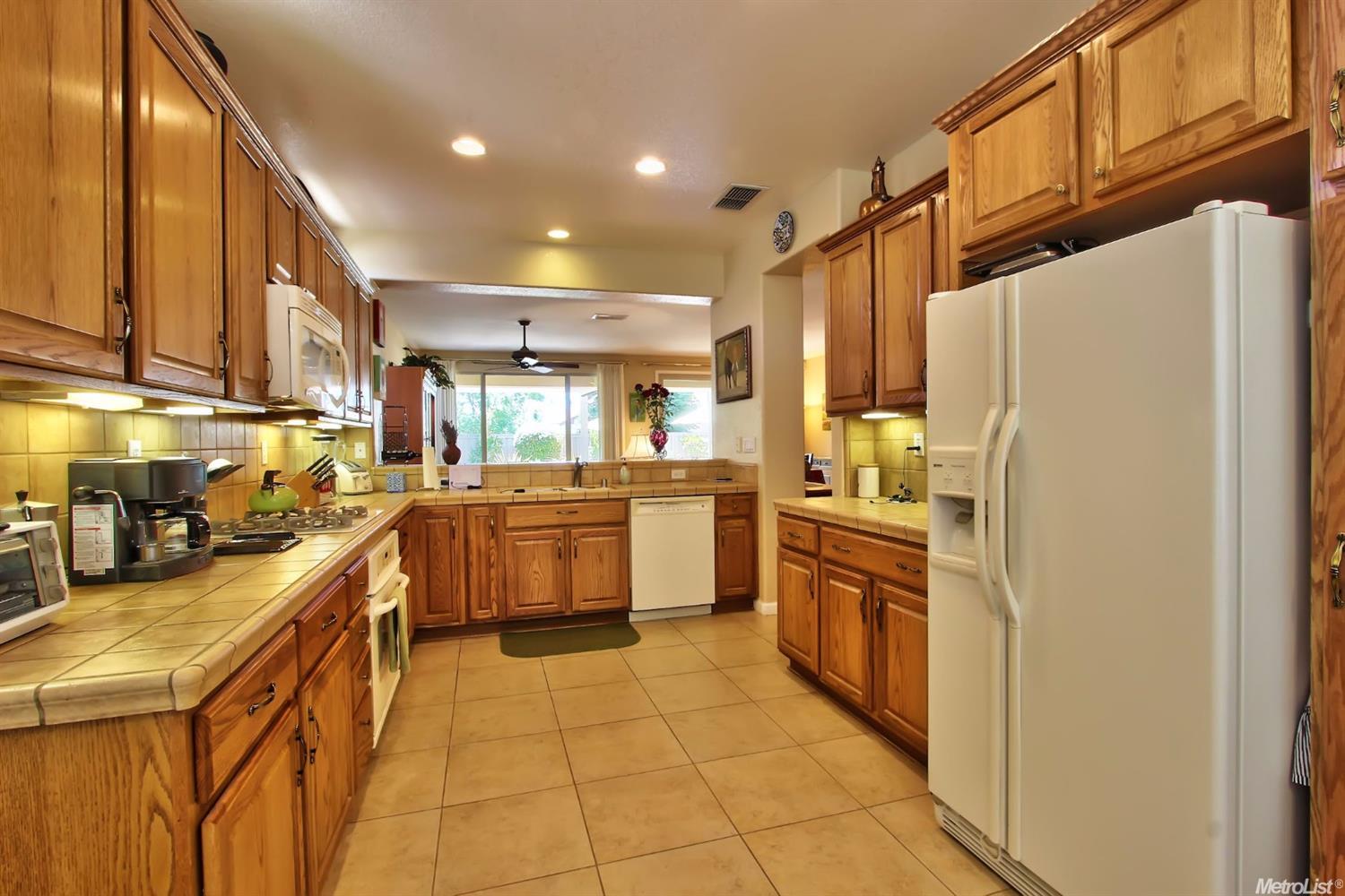 281 Lariat Loop, Lincoln, CA 95648 photo 3