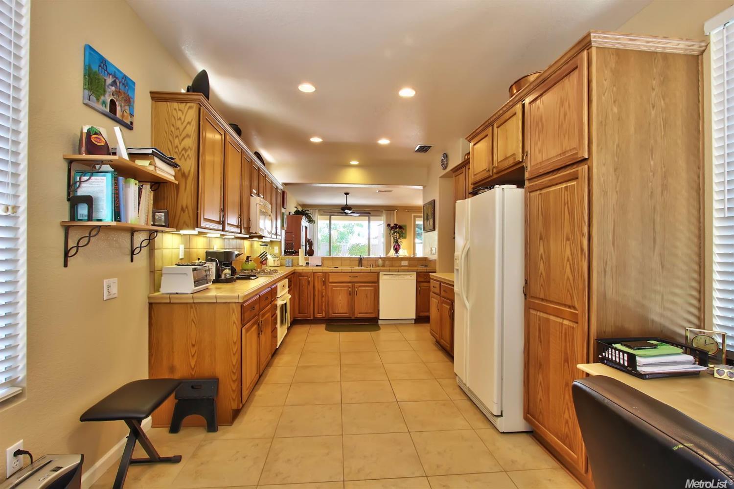 281 Lariat Loop, Lincoln, CA 95648 photo 4