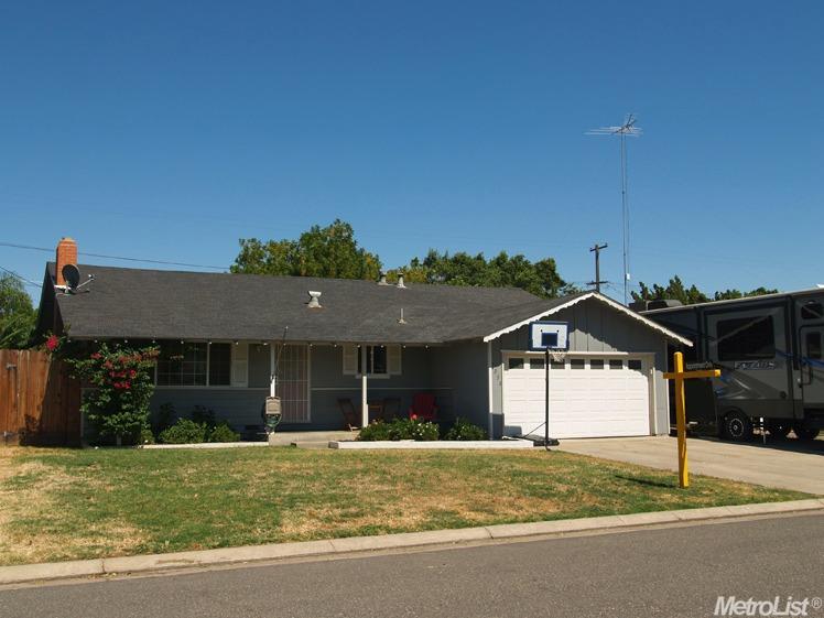 1238 Trombetta Ave, Modesto, CA 95350 photo 2