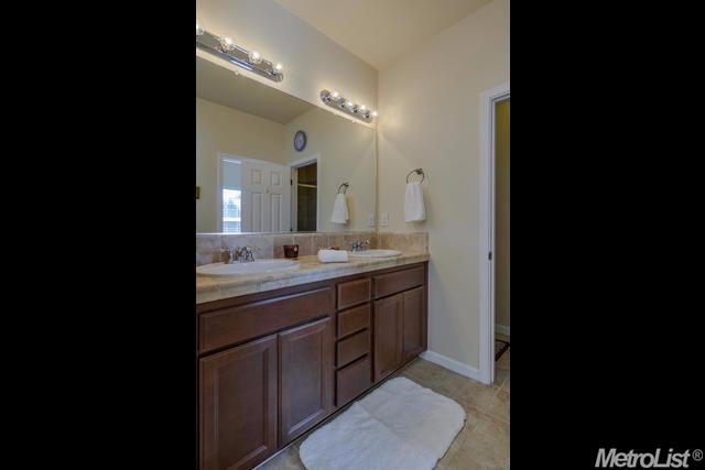 327 Ensenada Dr, Davis, CA 95618 photo 14