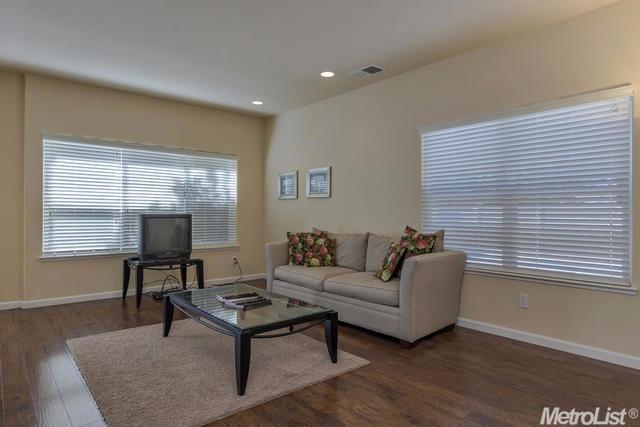 327 Ensenada Dr, Davis, CA 95618 photo 9
