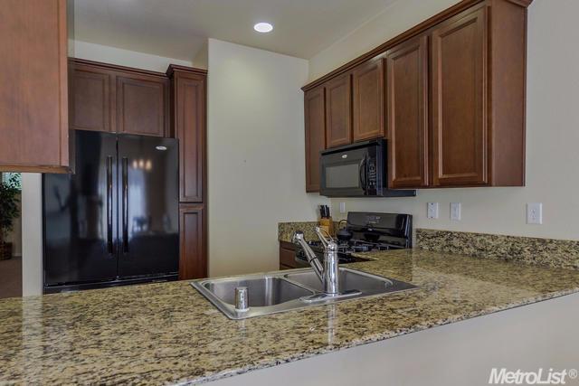 327 Ensenada Dr, Davis, CA 95618 photo 11