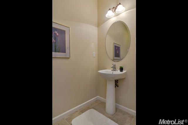 327 Ensenada Dr, Davis, CA 95618 photo 5