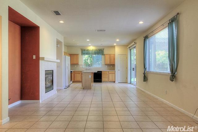4493 Morning Brook Ln, Tracy, CA 95377 photo 4